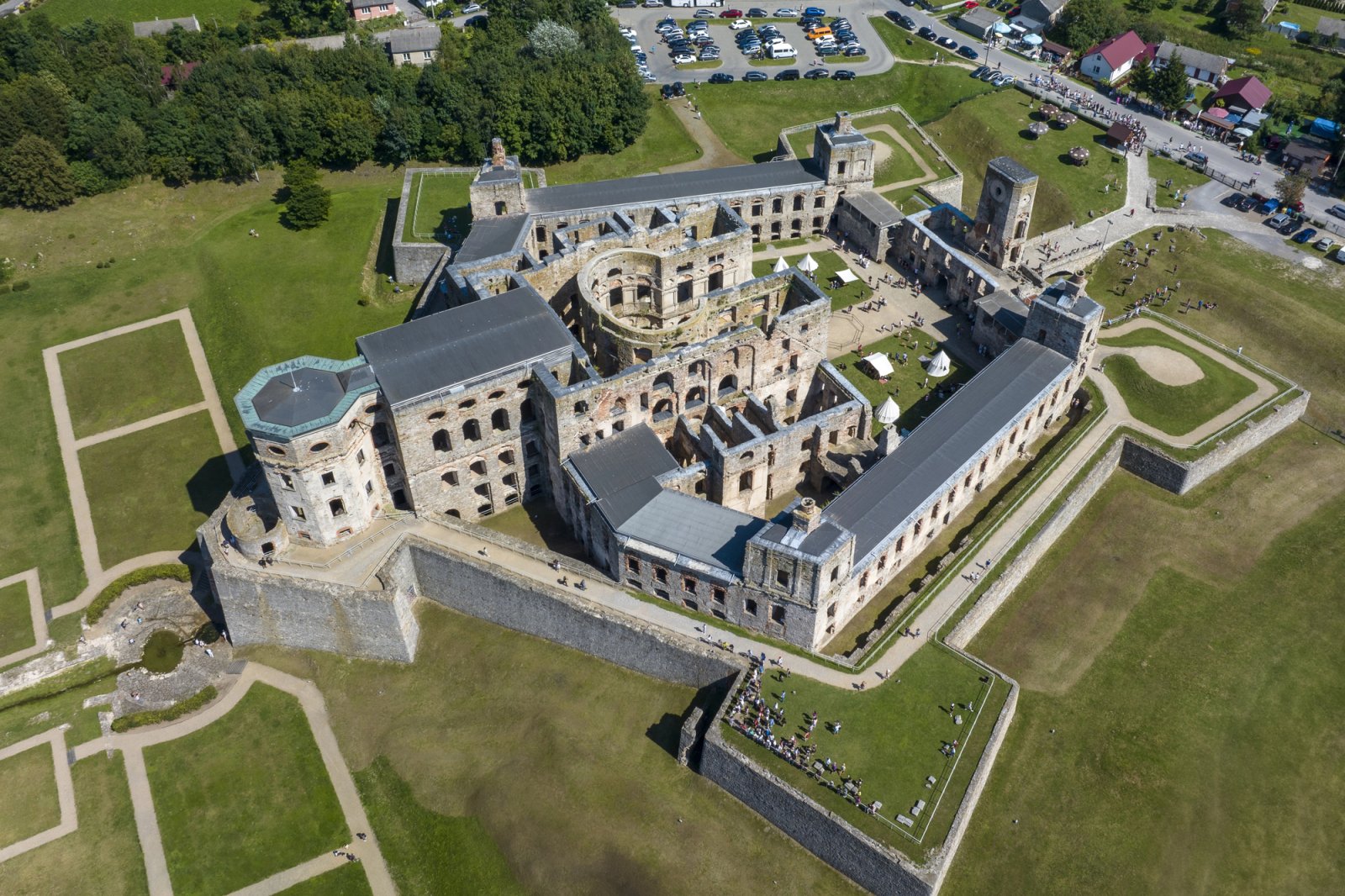 Zamek Krzyżtopór w Ujeździe — zdjęcie 4